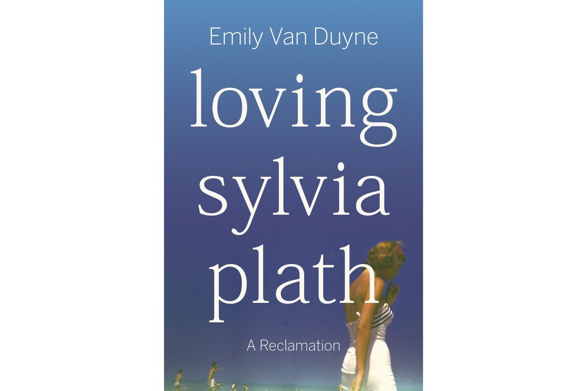 Reseña de libro: 'Amando a Sylvia Plath' aborda las circunstancias polarizantes de la escritora más que su trabajo