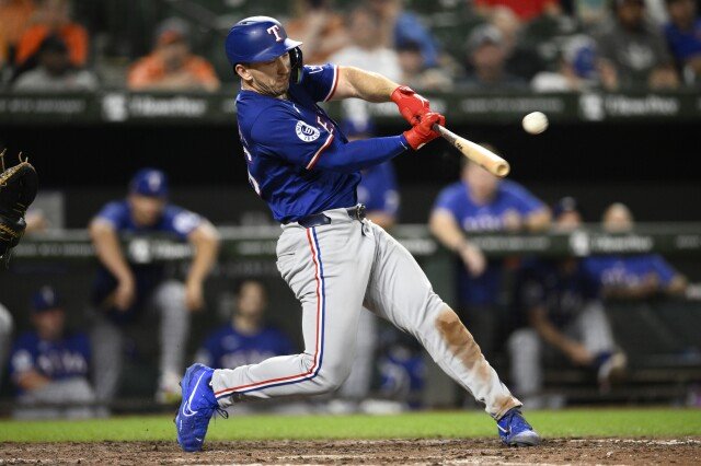 Rangers vencen a Orioles 11-2, Langford conecta el primer ciclo de la Liga Mayor de la temporada