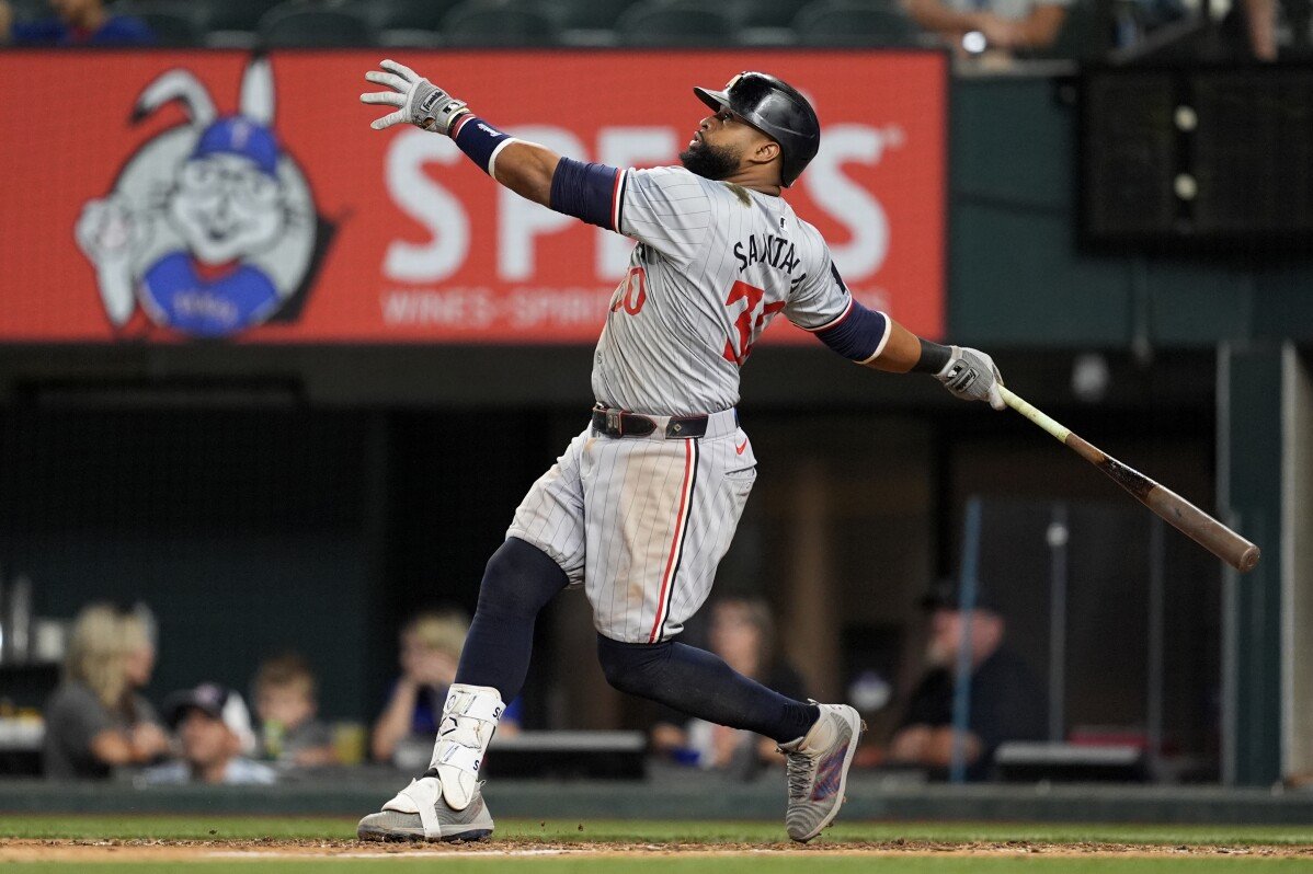 El elevado de sacrificio de Santana en la 9na entrada ante el cerrador estrella Yates envía a los gemelos más allá de los Rangers 3-2