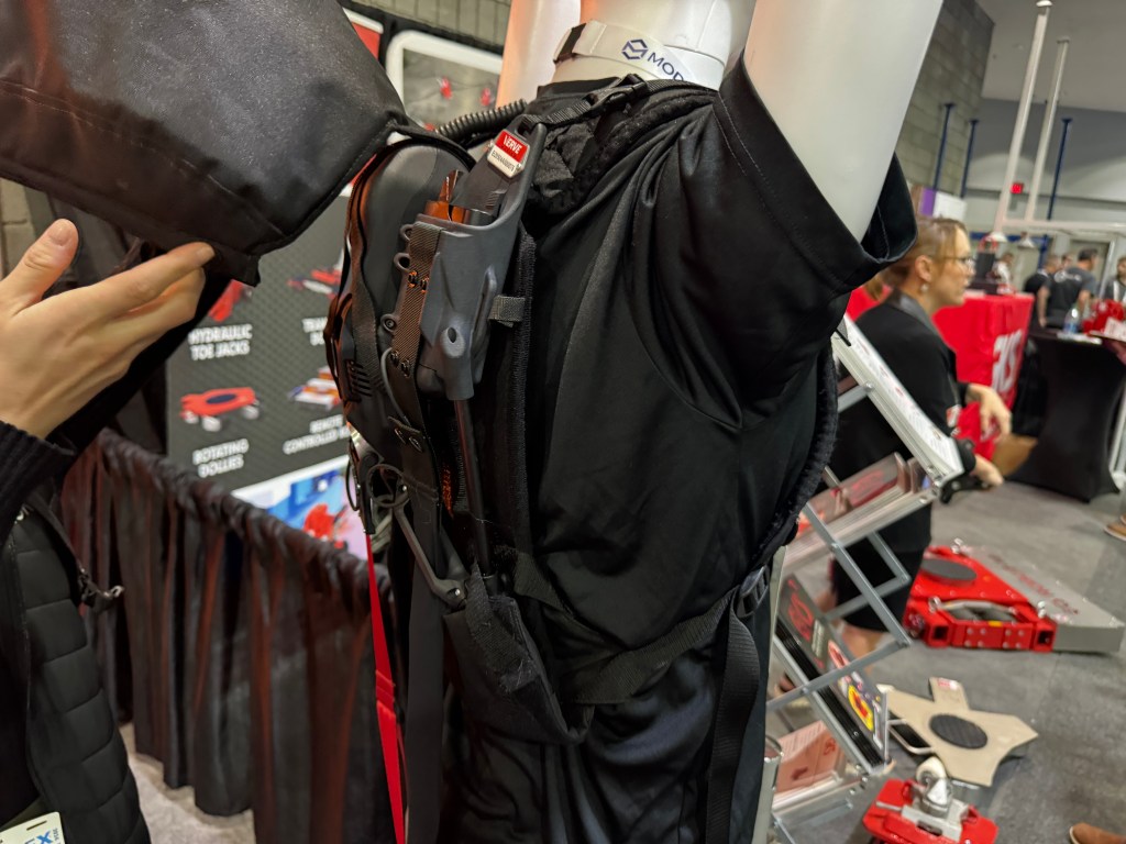 La mochila robot de Verve Motion ayuda a los trabajadores a aligerar su carga