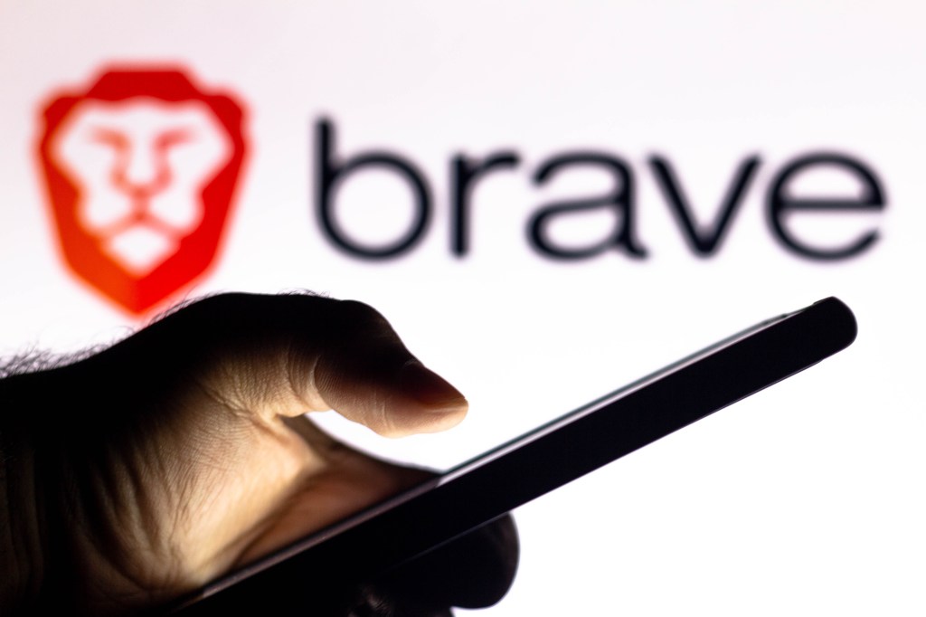 Brave está lanzando su asistente de inteligencia artificial en iPhone y iPad